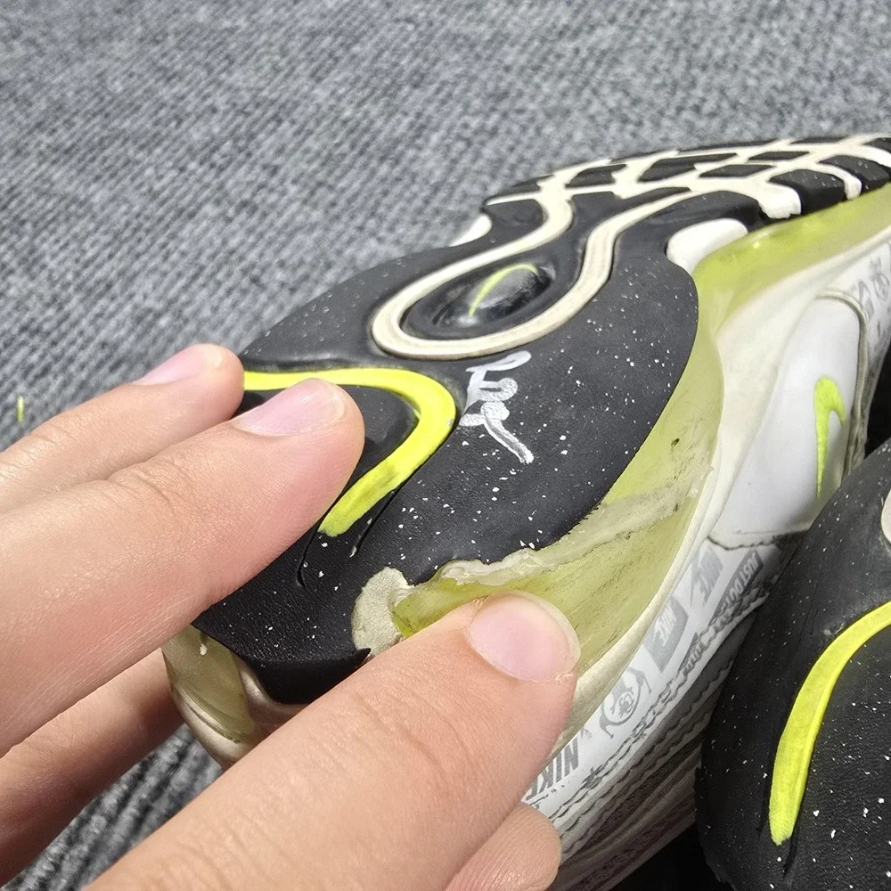 Nike Air Max 97 Shoes 6.5Y Womens Size 8 White Volt Gray Reflective‎ 921522-108